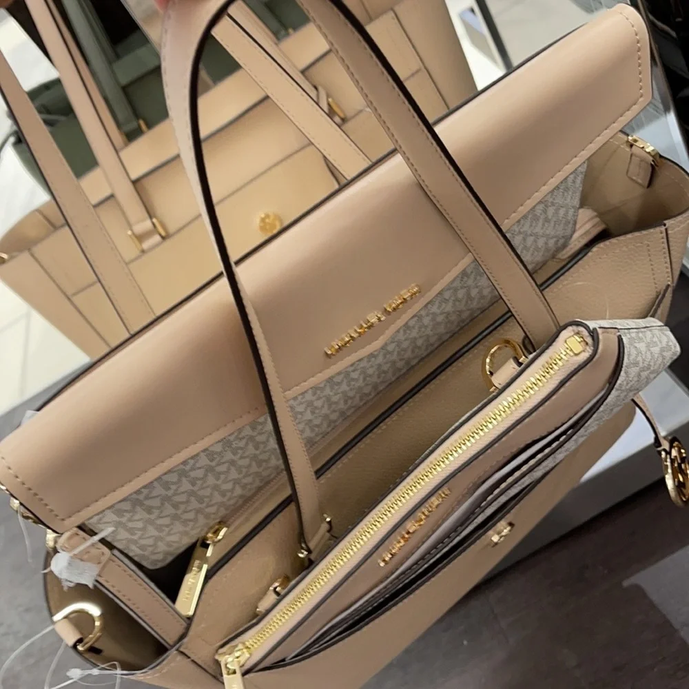 Michael Kors Maisie Large Pebbled Leather 3-in-1 Tote Bag - Picture 15 of 16